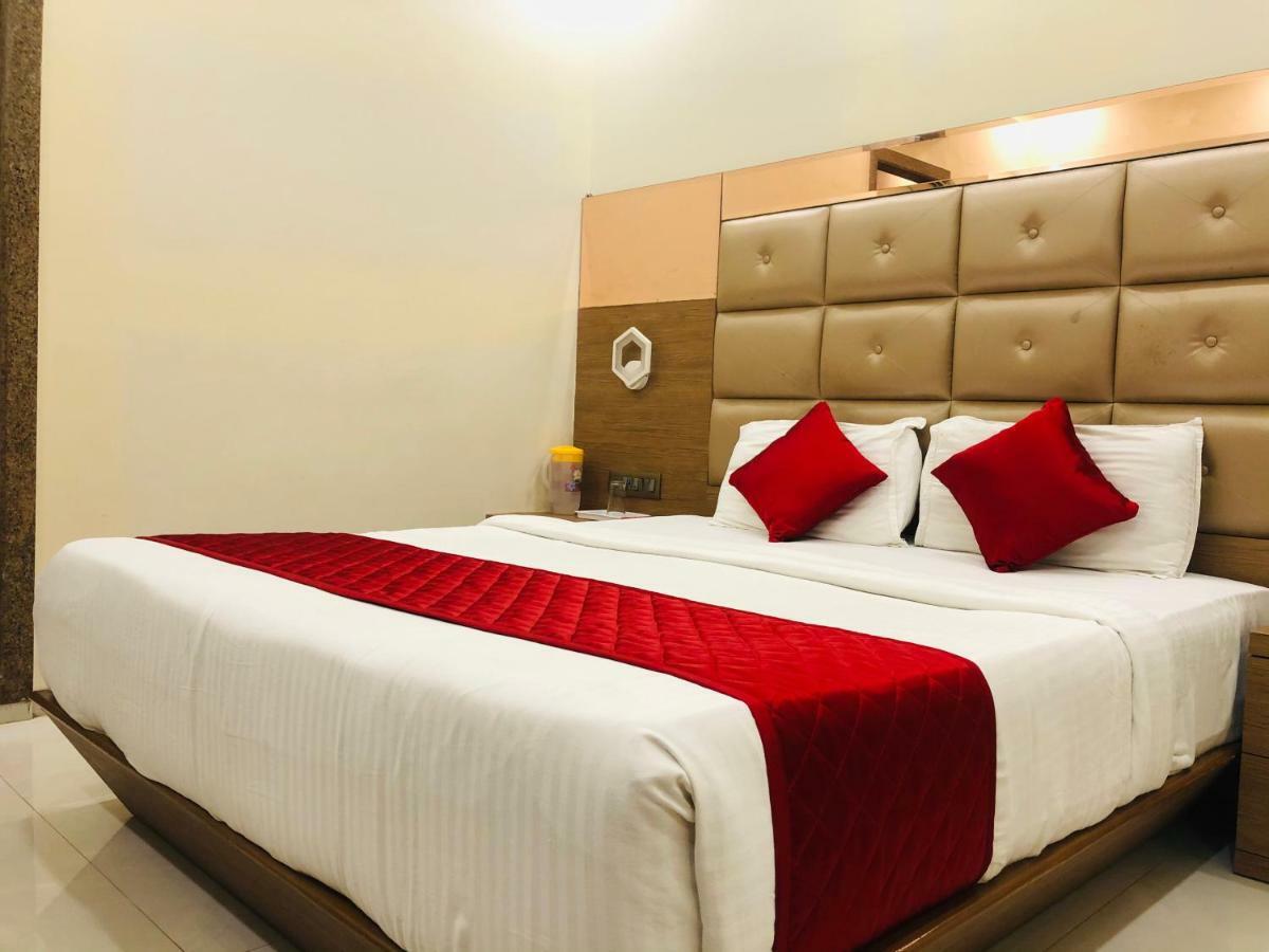 Hotel Guestinn Residency Мумбаи Экстерьер фото